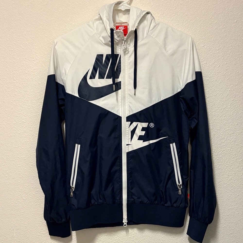 Nike Women’s Windbreaker
